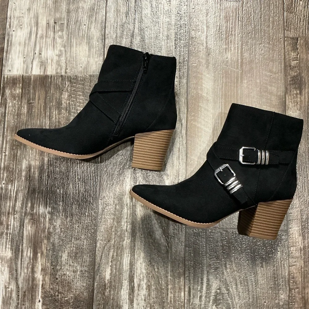 Sun + Stone Black Ankle Boots with Silver Buckles Size 7